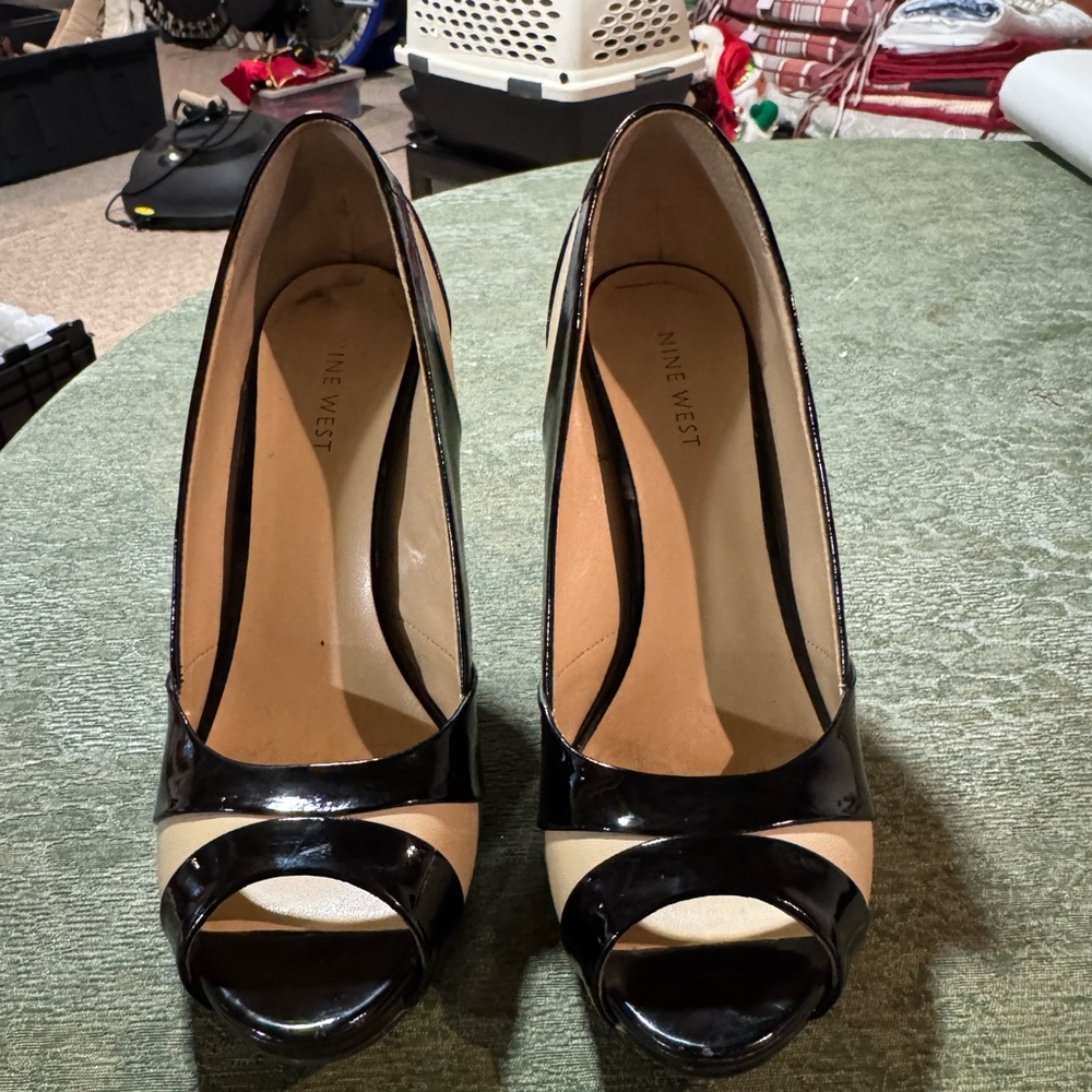 Nine West- Black Patent Leather  and Tan Leather 4” heel